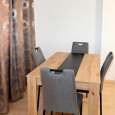 Luna De Apartment